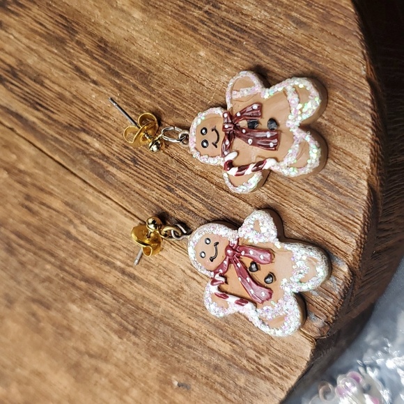 E409 frosted gingerbread folksy earrings - Picture 2 of 2